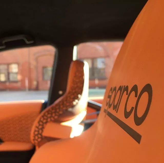 激光打標黑科技在汽車內(nèi)飾改裝領域得應用(圖2)