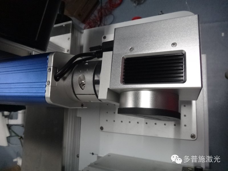 八工位LED燈泡旋轉激光打標系統(tǒng)(圖1)